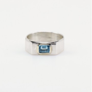 Anillo de Topacio Azul