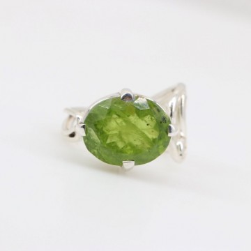 Anillo de Peridoto