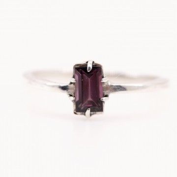 Anillo de Espinela violeta