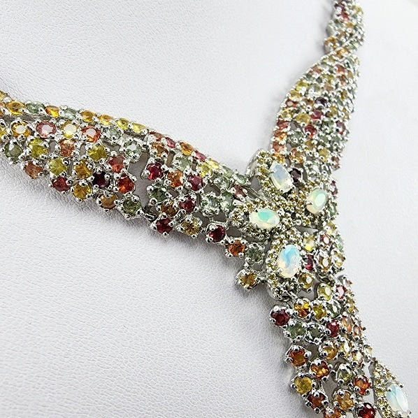 Gargantilla de ópalo welo y zafiros