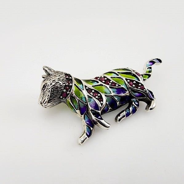 Prendedor de rubi y esmalte