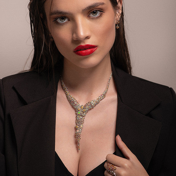 Gargantilla de ópalo welo y zafiros