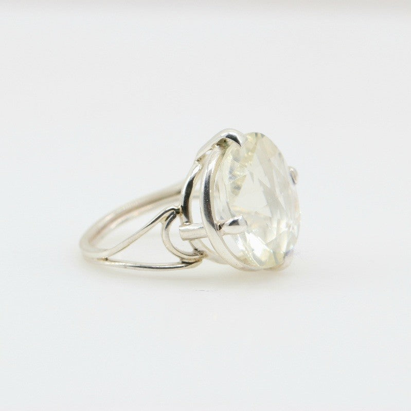 Anillo de Topacio Blanco