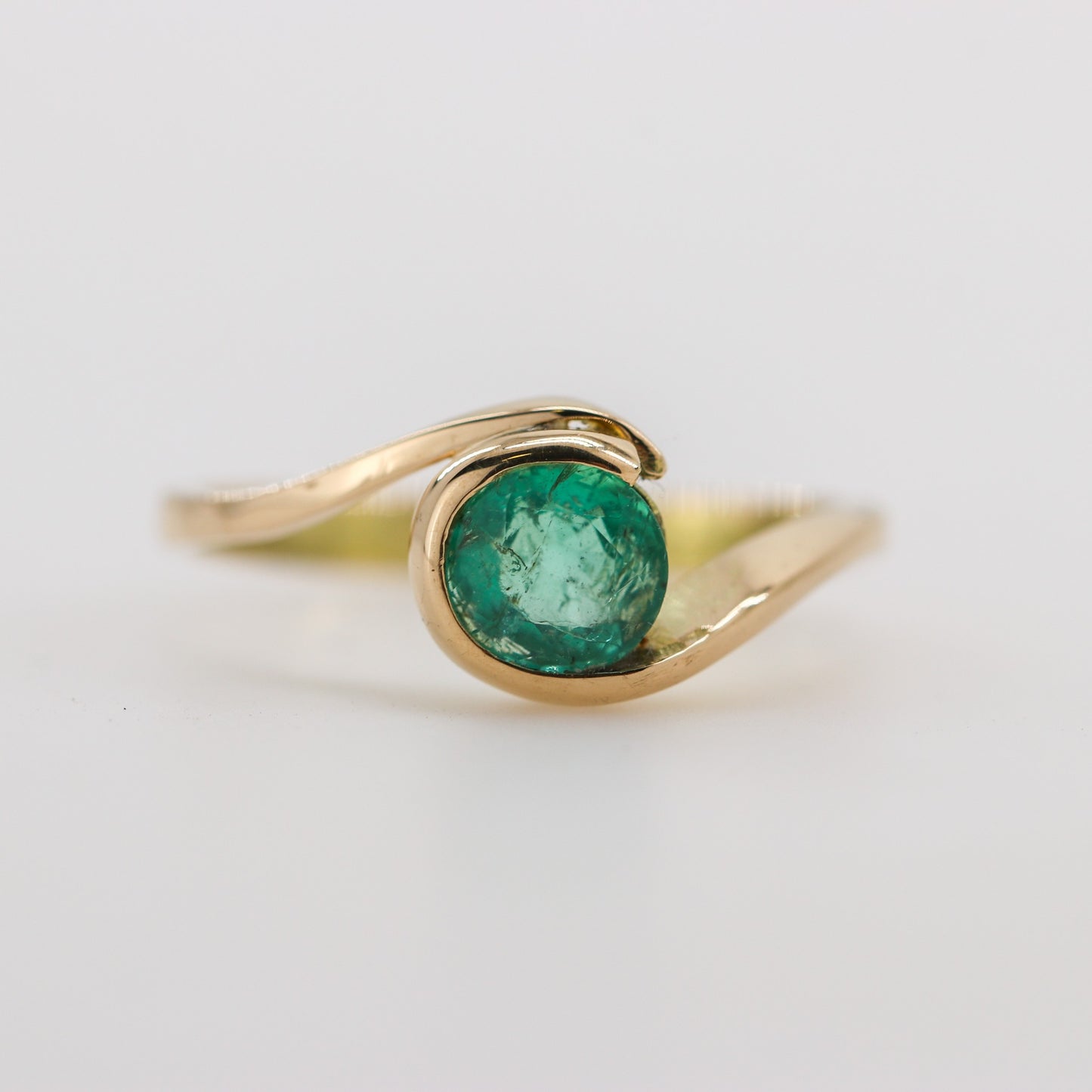 Anillo de Esmeralda en oro 18 k