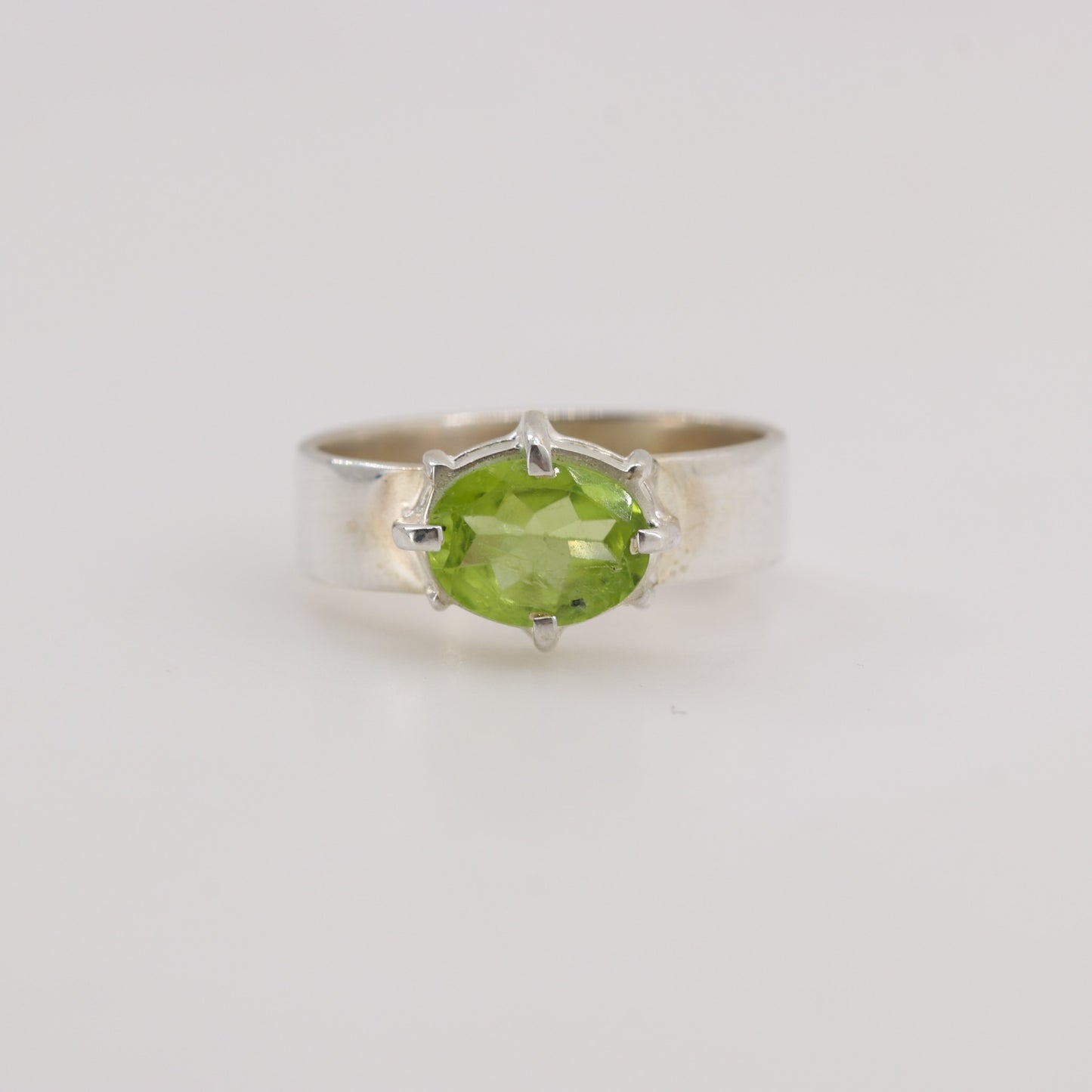 Anillo de Peridoto
