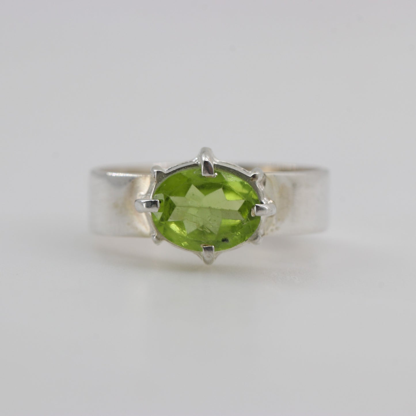 Anillo de Peridoto