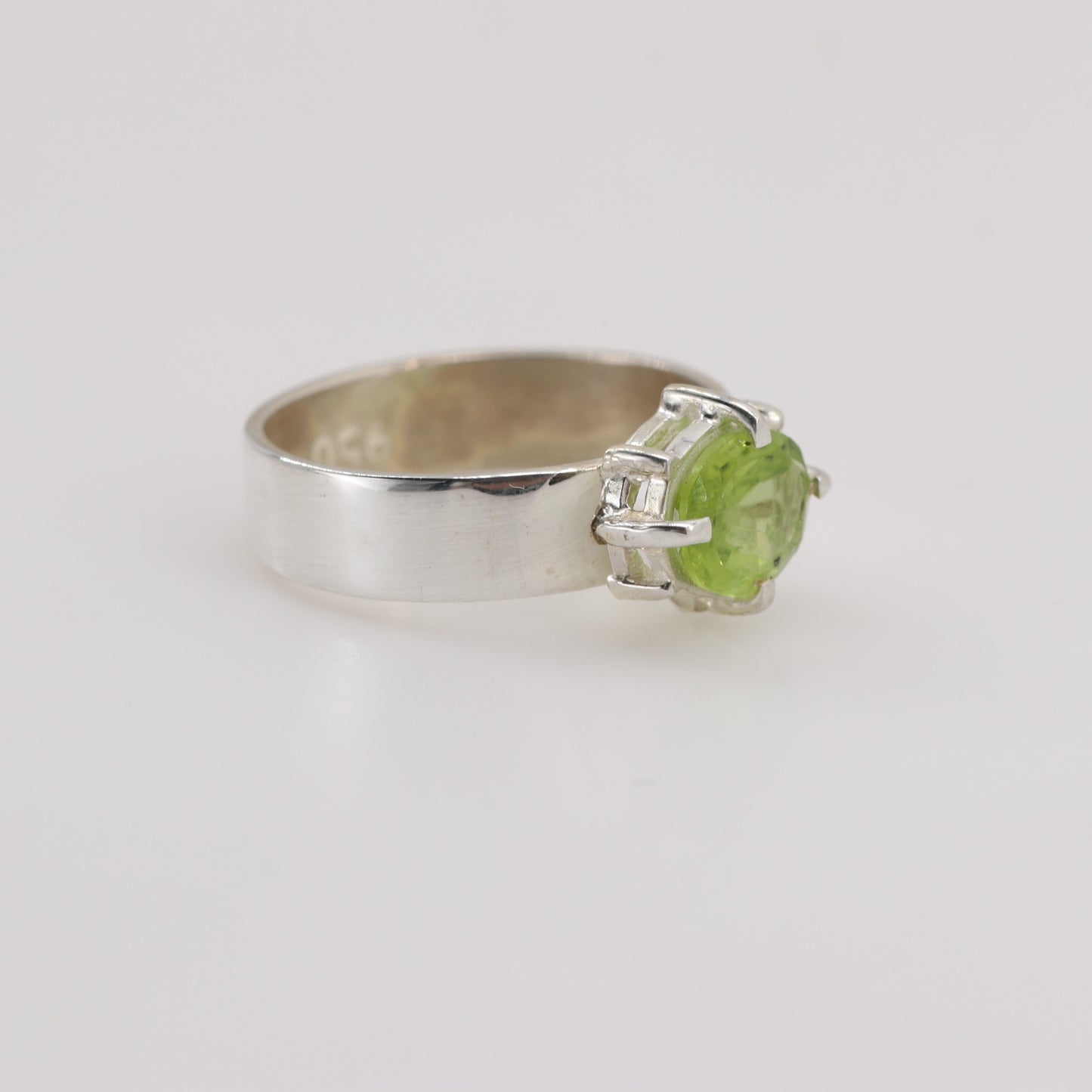 Anillo de Peridoto