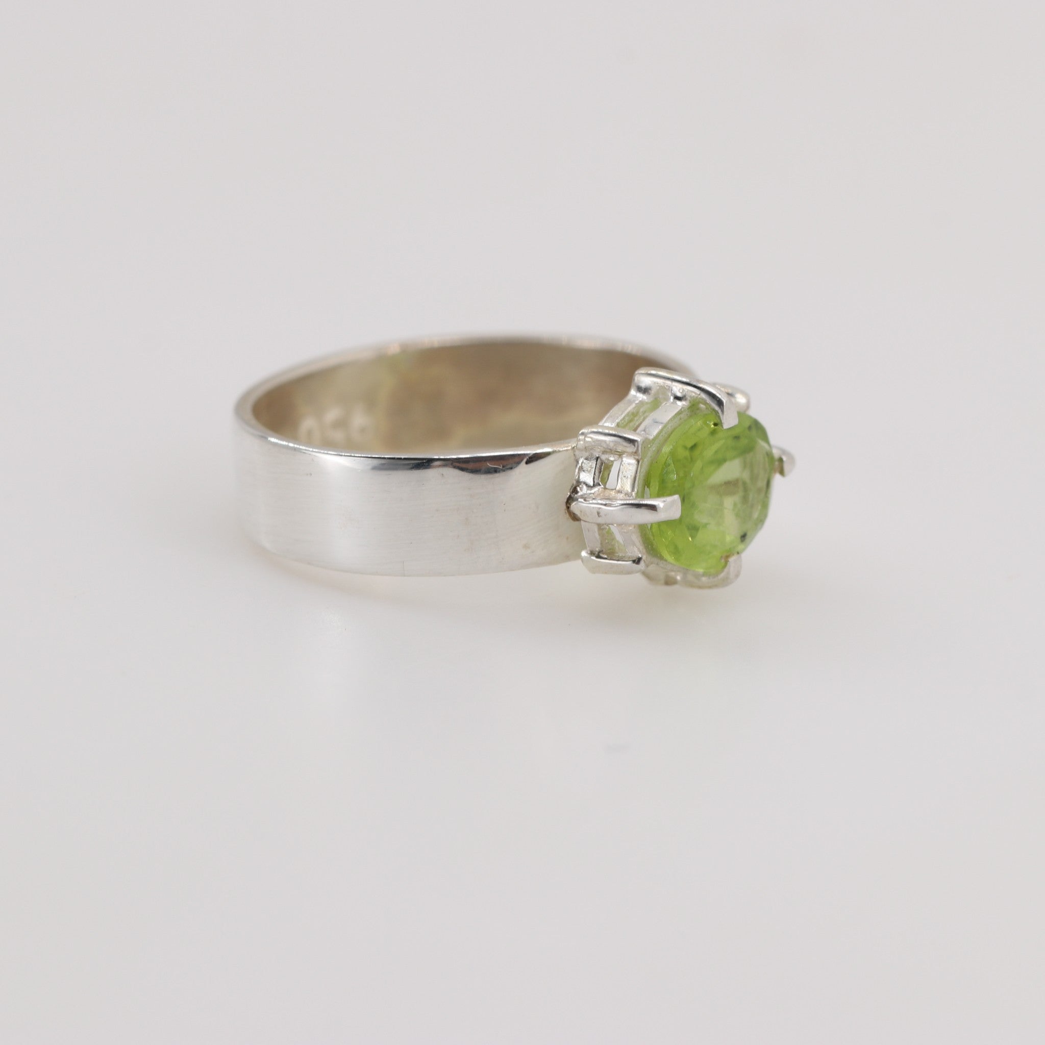 Anillo de Peridoto
