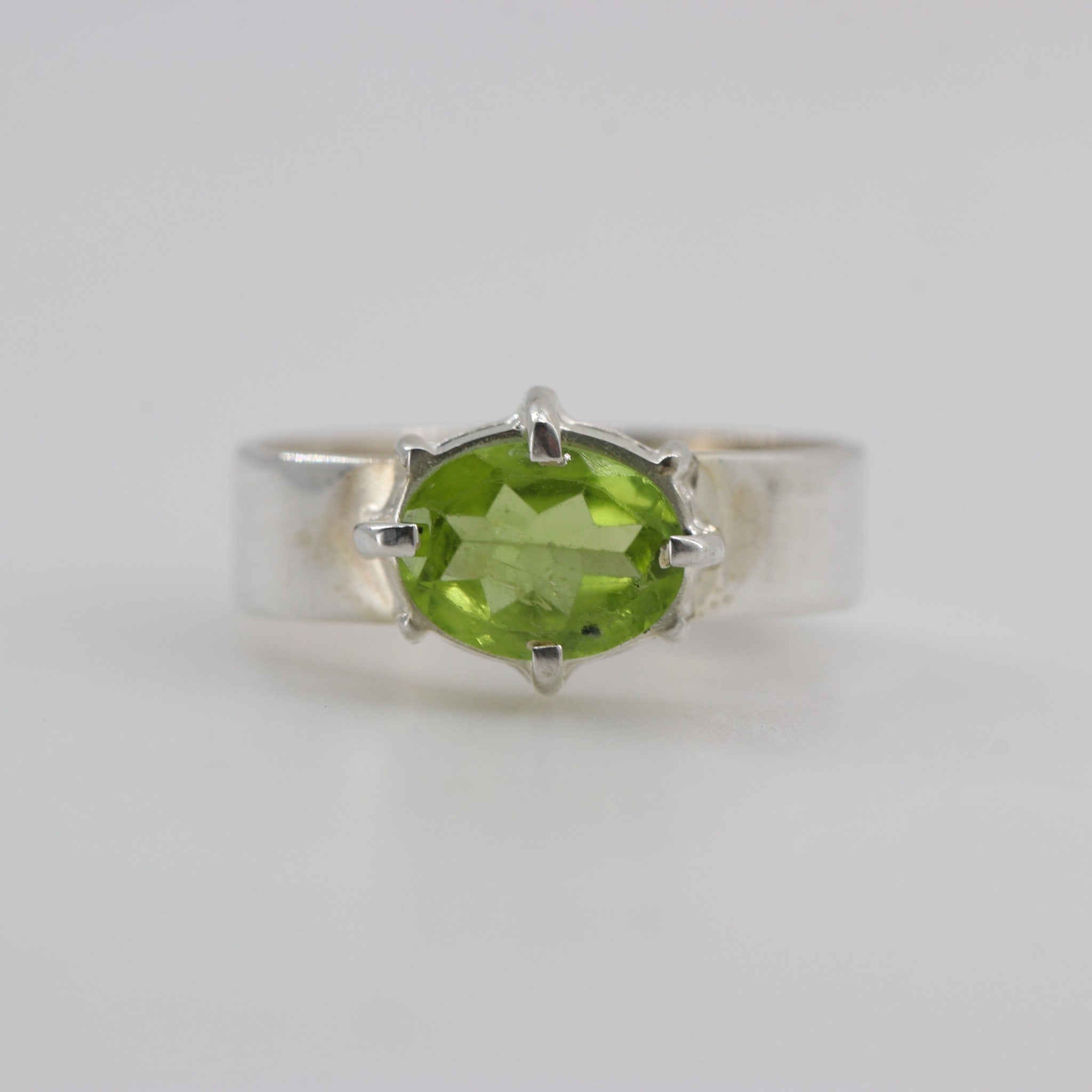 Anillo de Peridoto