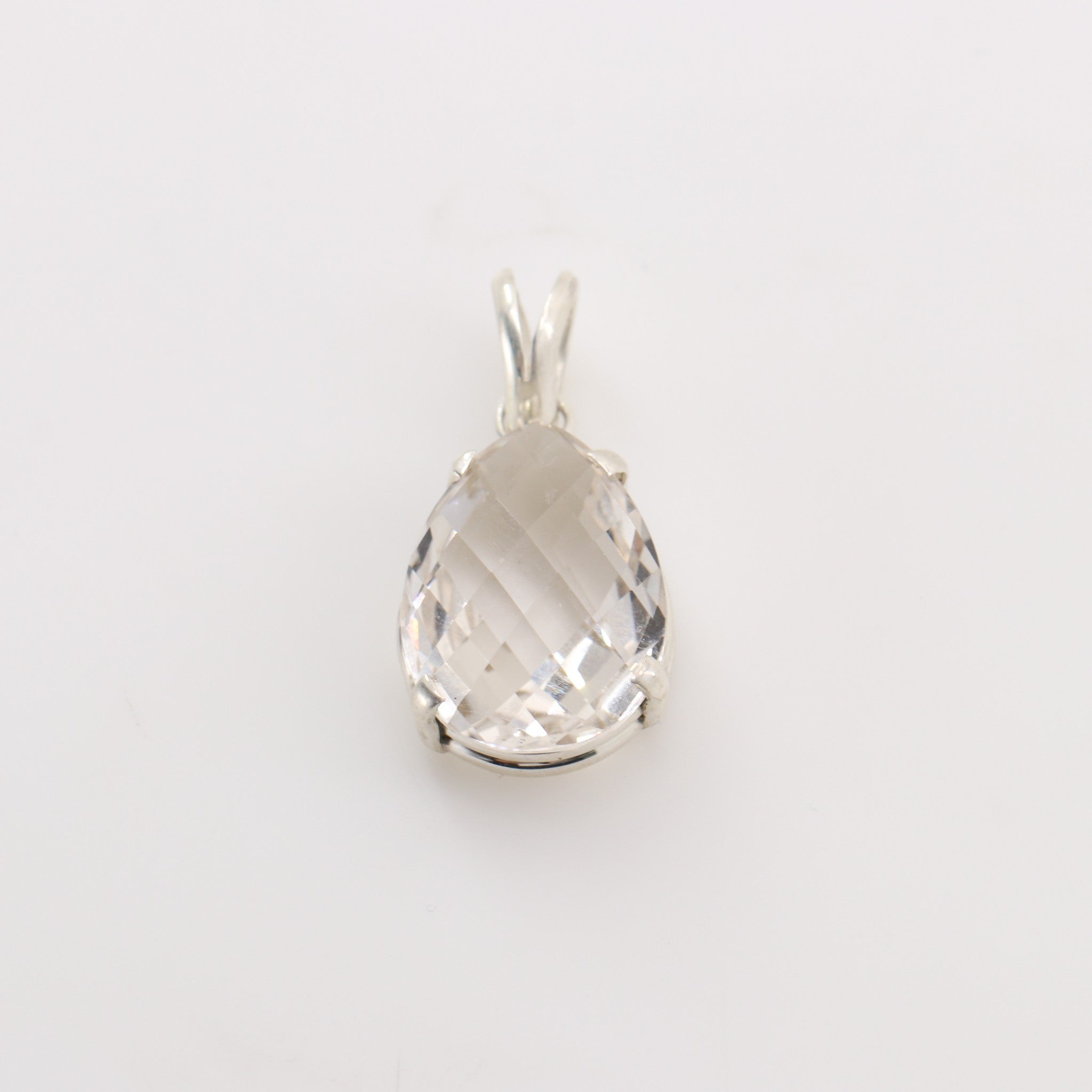 Dije de Topacio Blanco