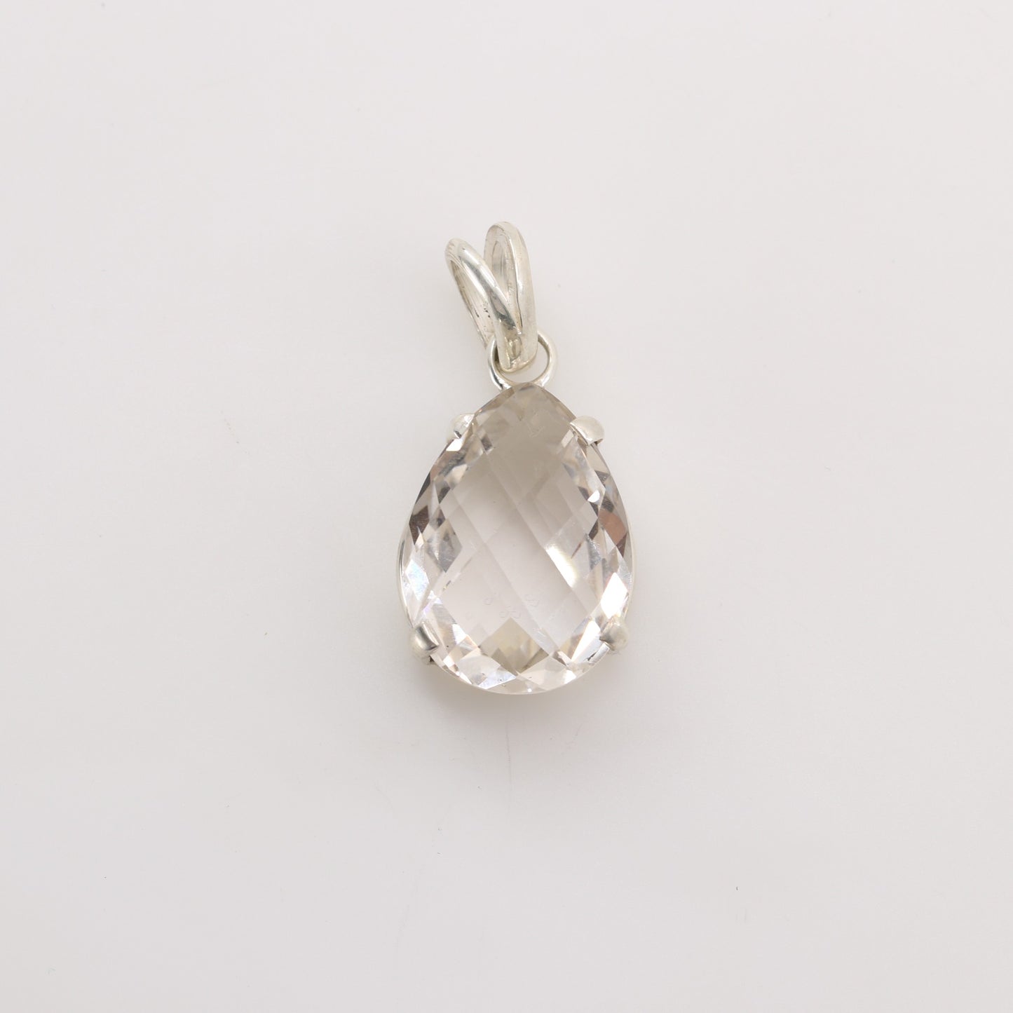 Dije de Topacio Blanco