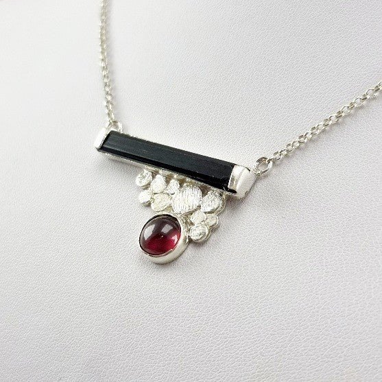 Gargantilla de Turmalina Negra y granate
