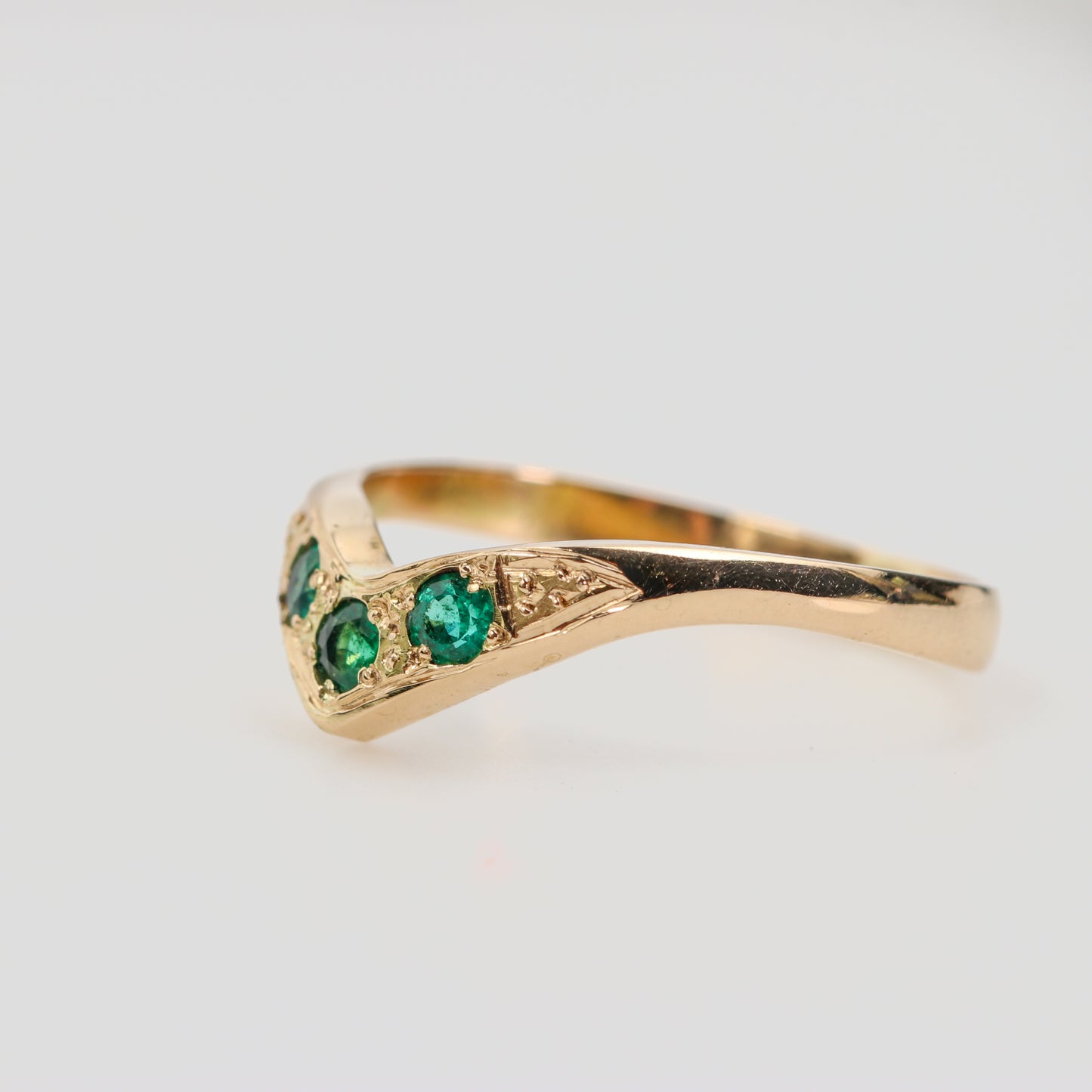 Anillo de Esmeralda en oro 18k