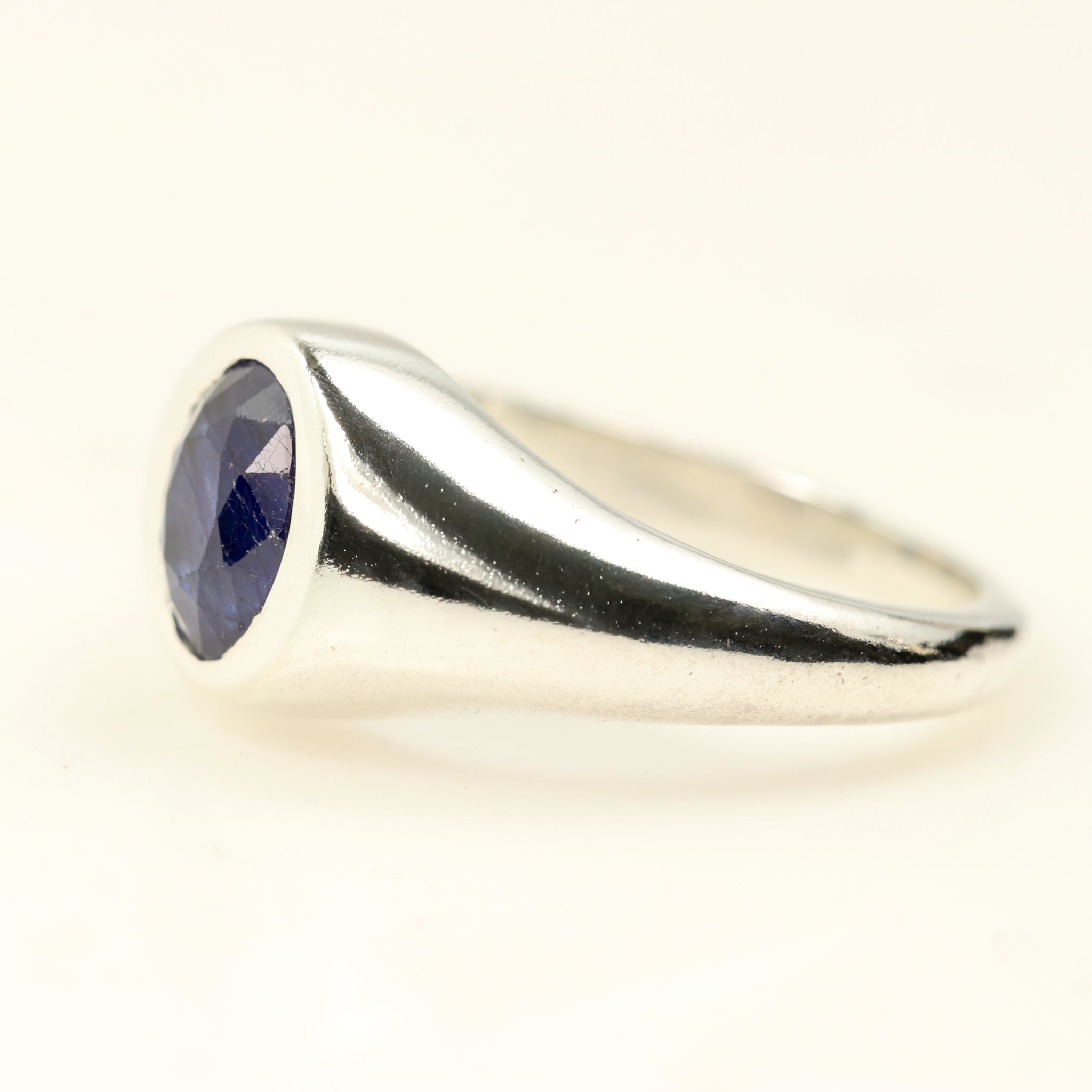Anillo de zafiro azul en plata 950