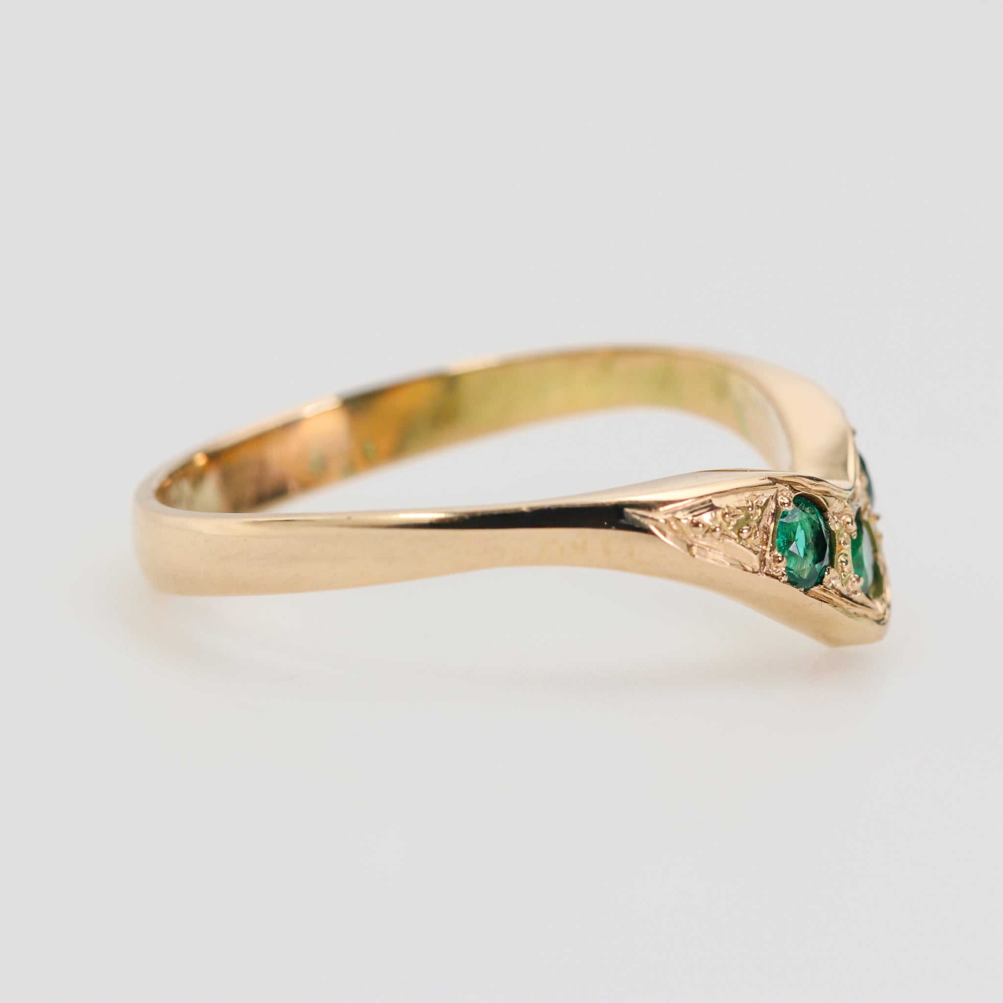 Anillo de Esmeralda en oro 18k
