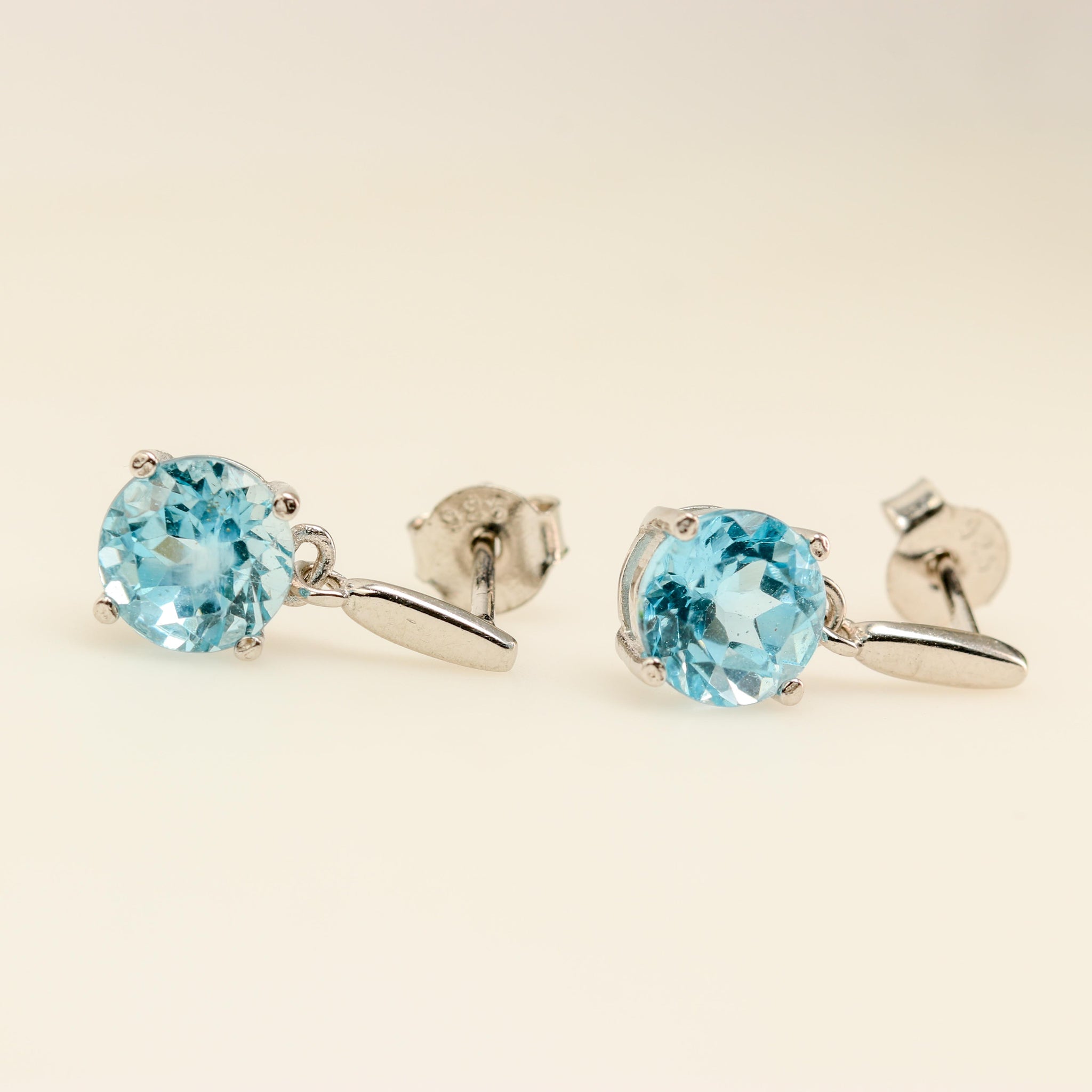 Aros de topacio azul