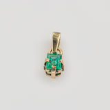 Dije de Esmeralda Facetada 5x4 mm en Oro 18k | Rocas & Cristales
