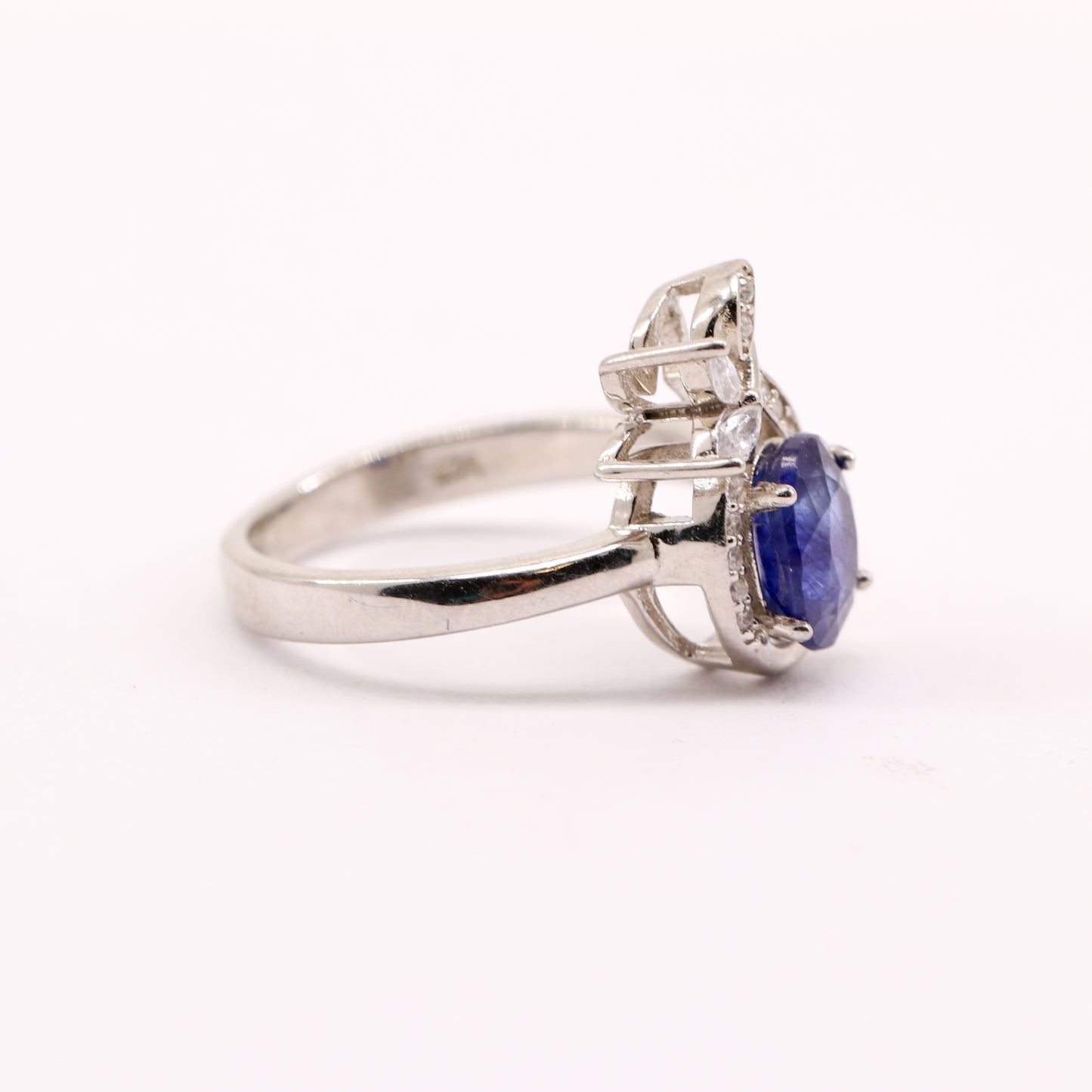 Anillo de Zafiro y Zirconia cúbica