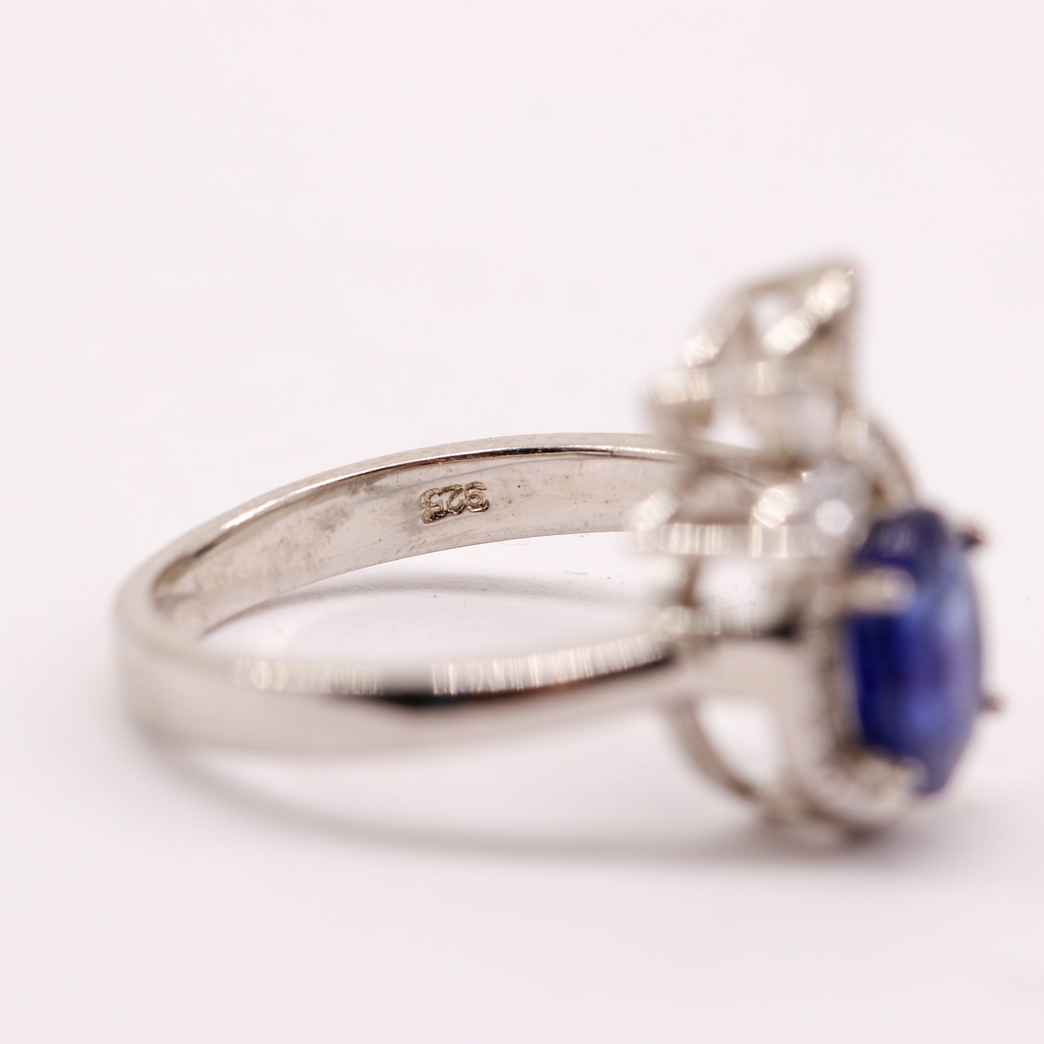 Anillo de Zafiro y Zirconia cúbica