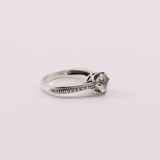 Anillo de Prasiolita y cubic zirconia