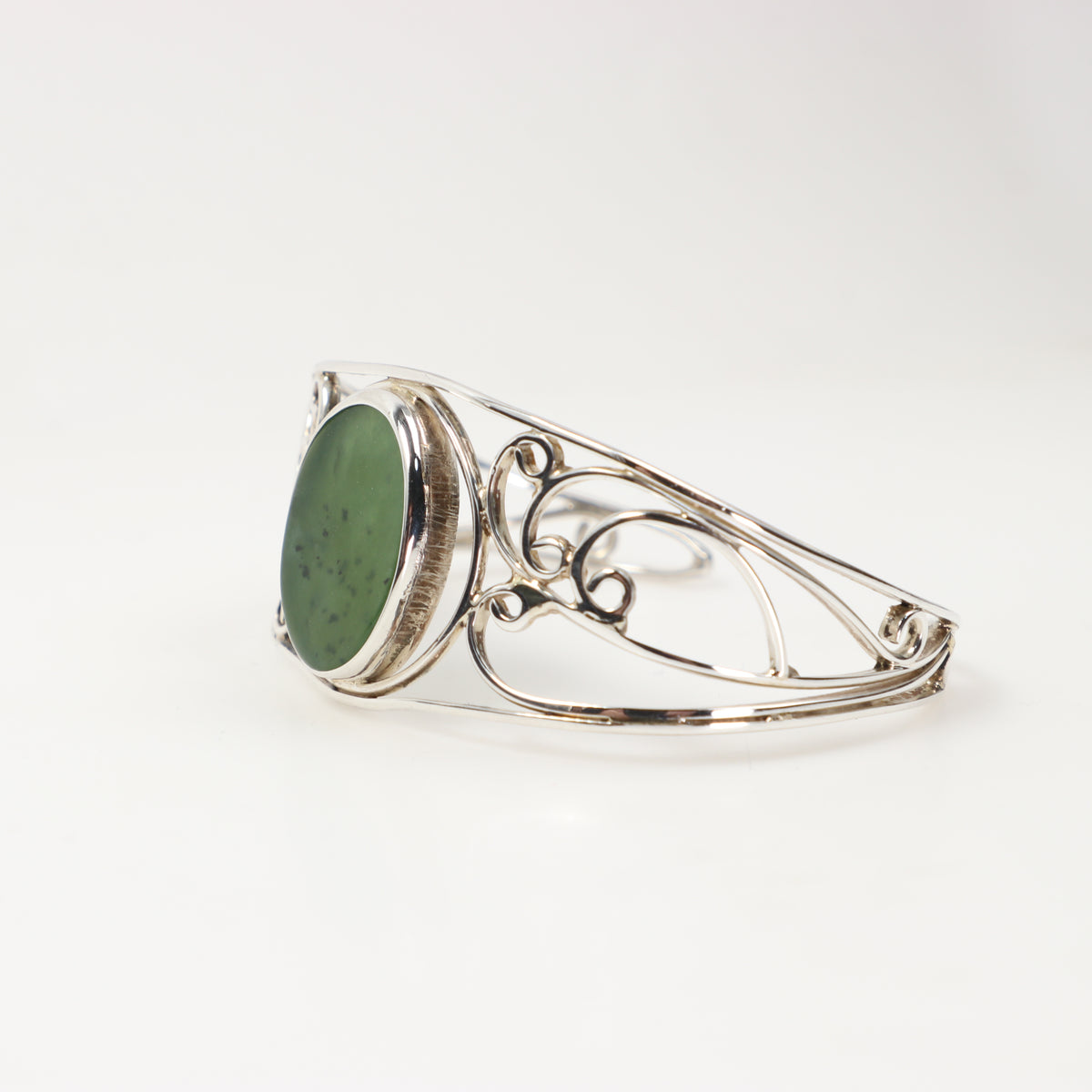 Jade and peridot bracelet
