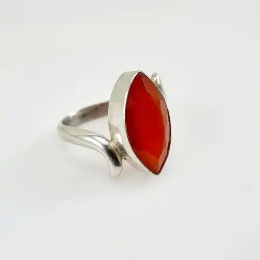Anillo de Ágata Cornalina Facetada -