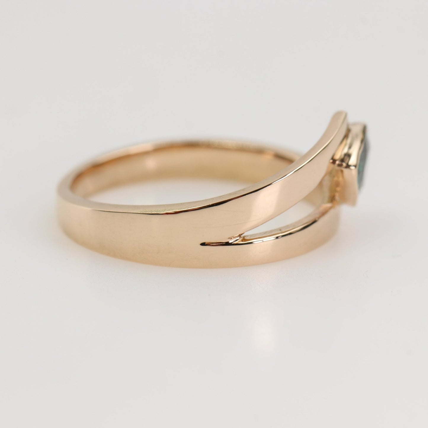 Anillo de Alejandrita talla 15 en Oro 18k - Joyería de autor