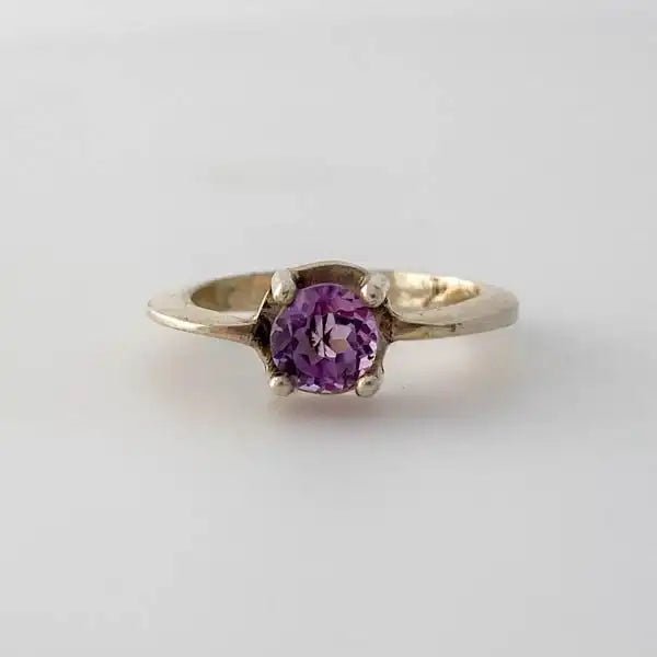 Anillo de Amatista en Plata 925 con corona elevada y gema violeta claro rosáceo - Anillos