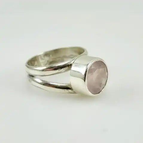 Anillo de Cuarzo Rosa en Plata 950 vista lateral - Anillos