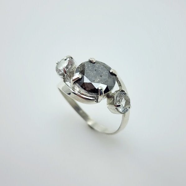 Anillo de Diamante y topacios blancos - Anillos