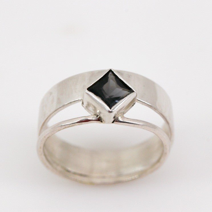 Anillo de Espinela azul - Anillos