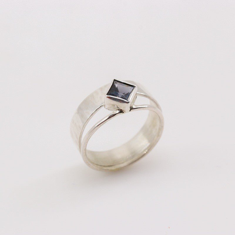Anillo de Espinela azul - Anillos