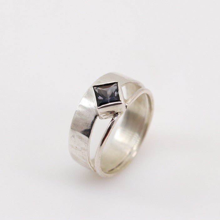 Anillo de Espinela azul - Anillos