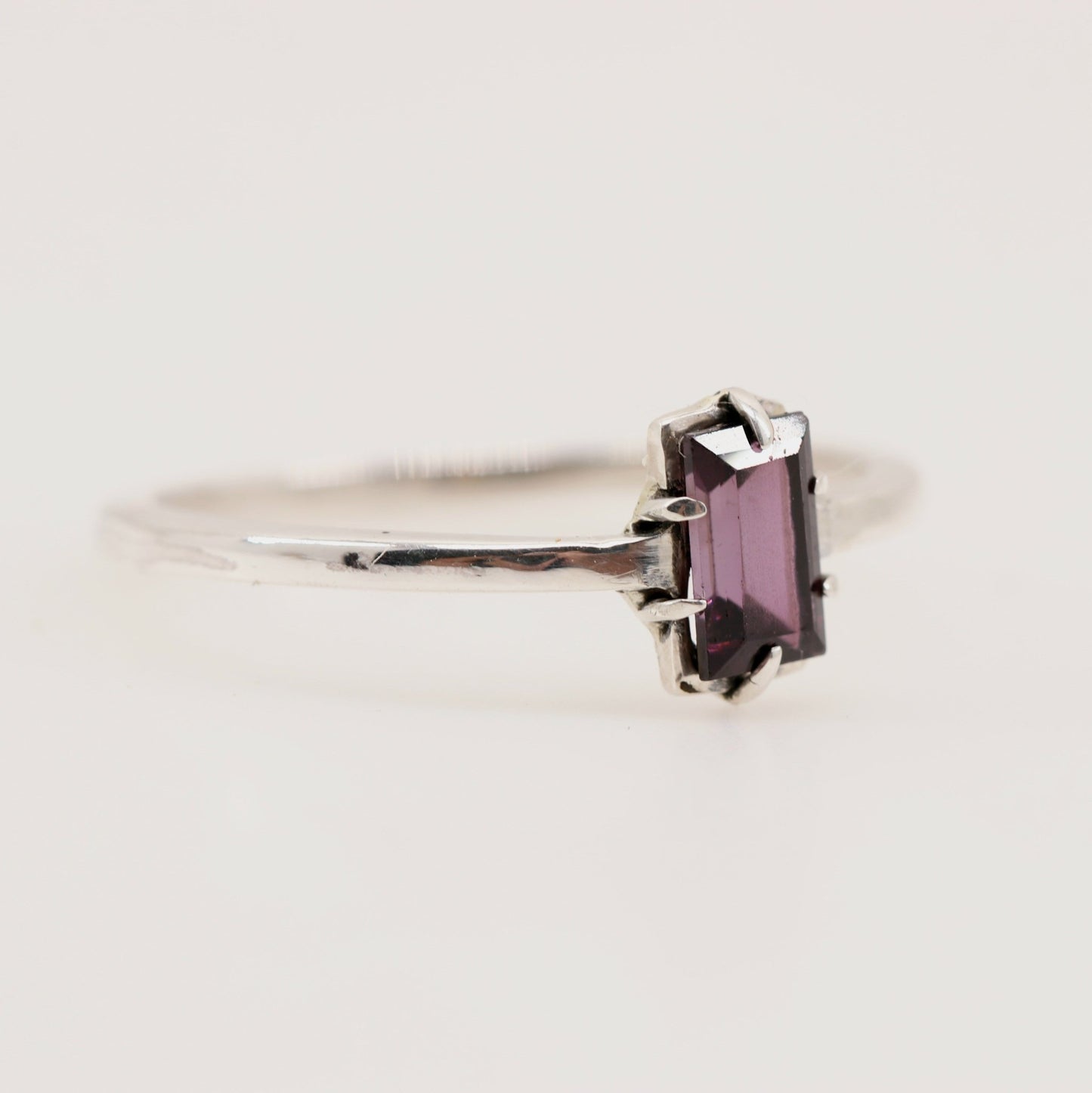 Anillo de Espinela violeta - Anillos
