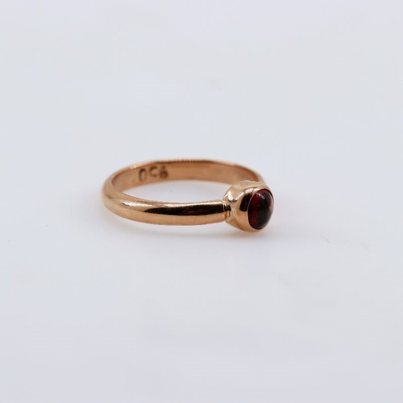 Anillo de Granate con baño oro rosa - Anillos