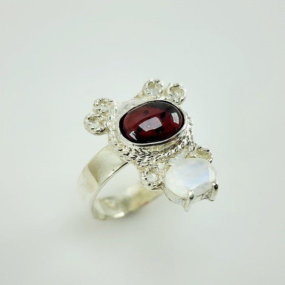 Anillo de Granate y Piedra Luna - Anillos