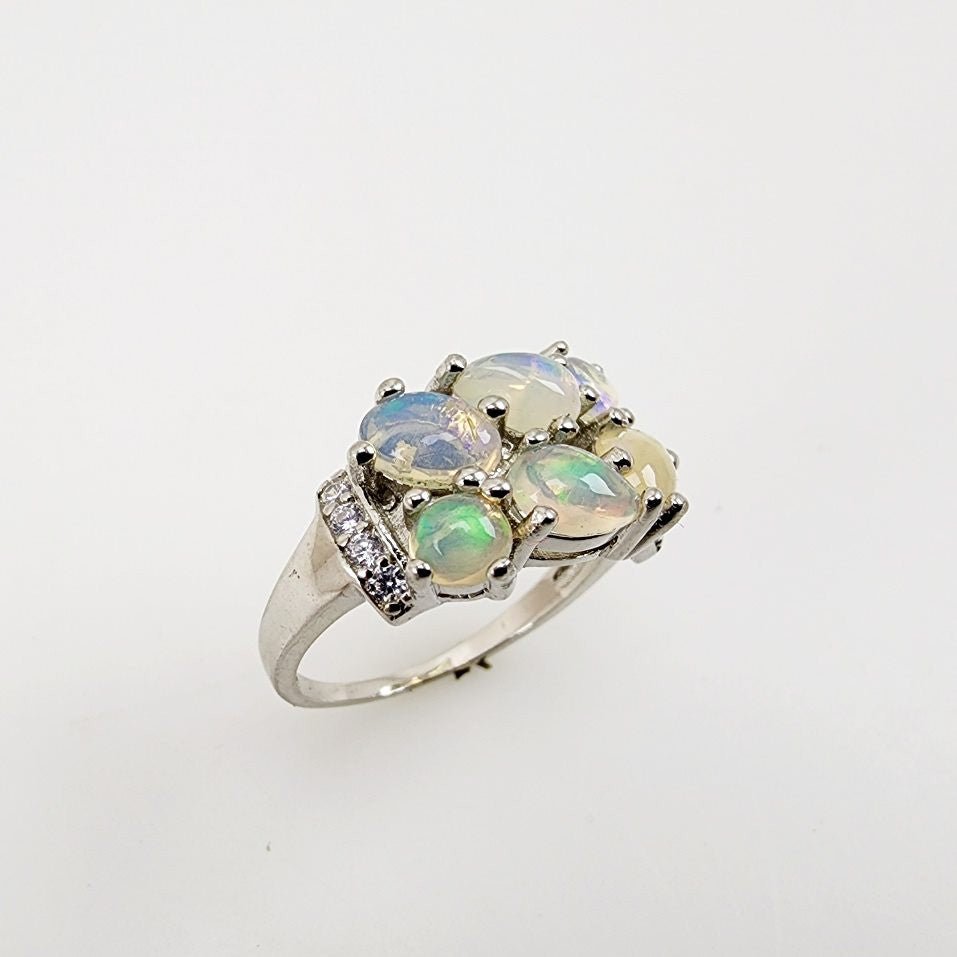 Anillo de Ópalo Welo y cubic zirconia - Anillos