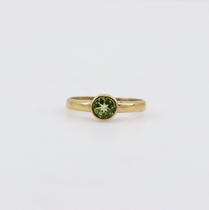 Anillo de Peridoto con baño de oro 24 k - Anillos