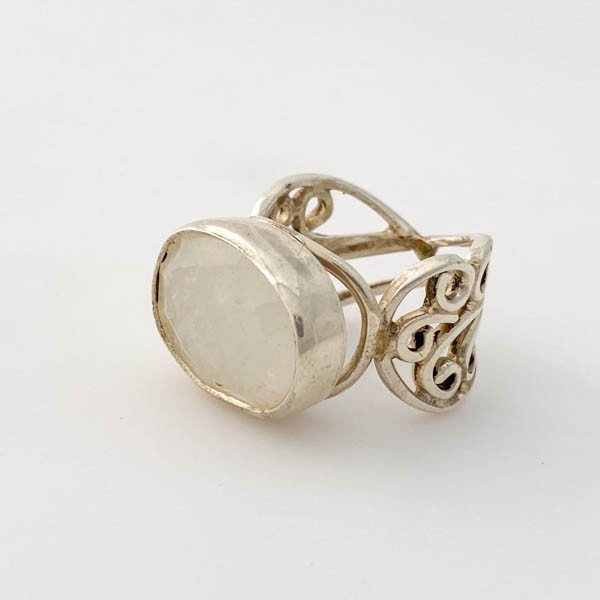 Anillo de Piedra Luna Facetada - Anillos