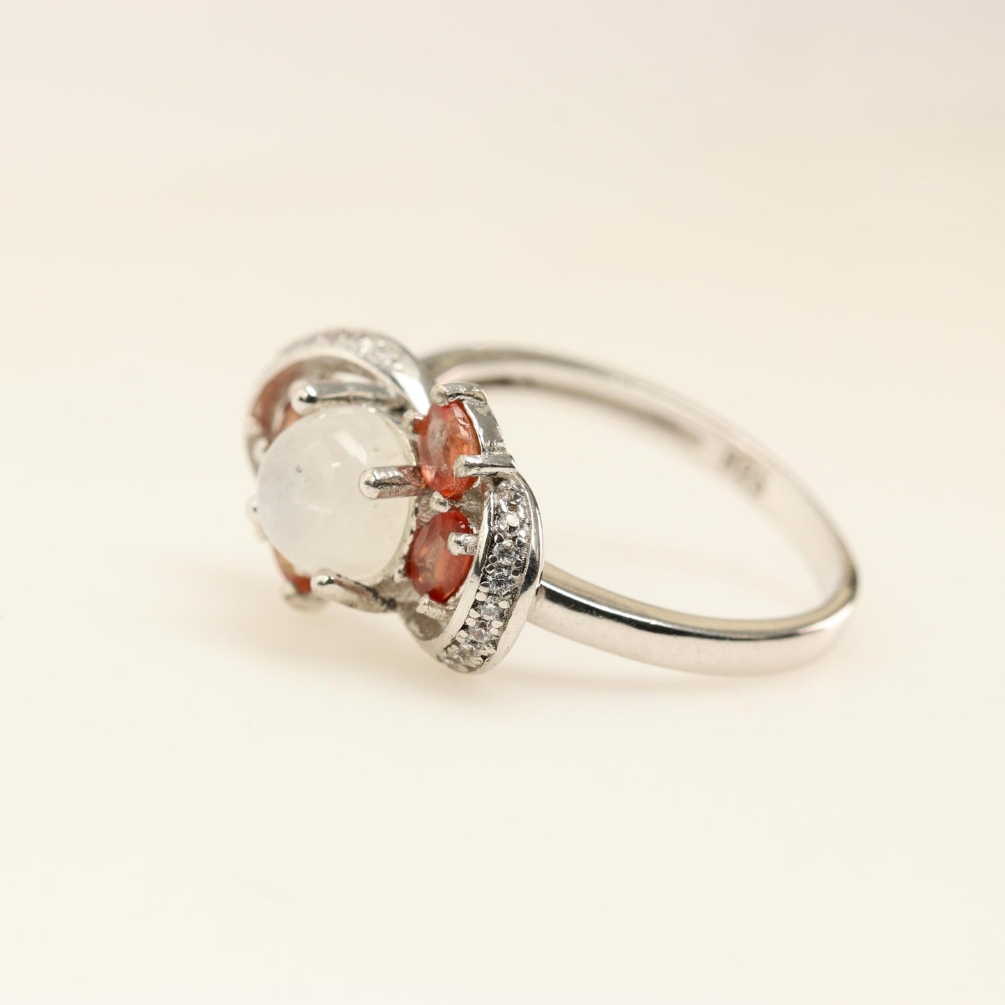 Anillo de Piedra Luna y Zafiro naranja - Anillos