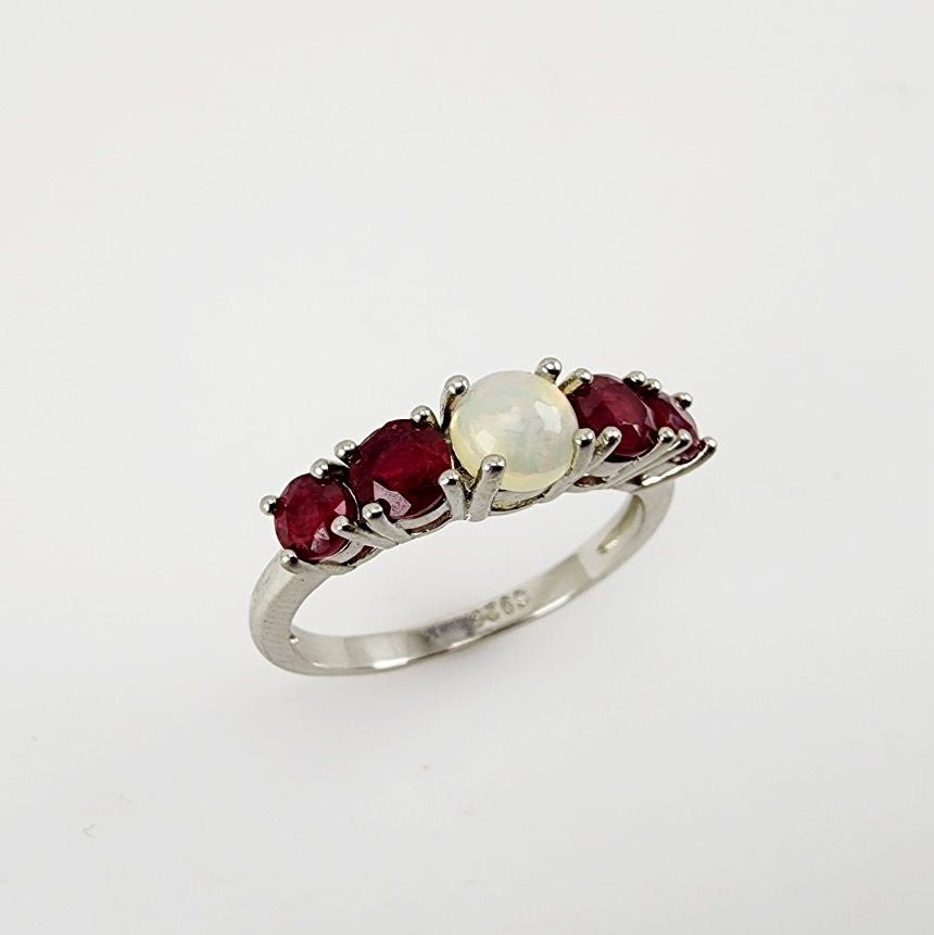 Anillo de Rubí y Ópalo welo - Anillos
