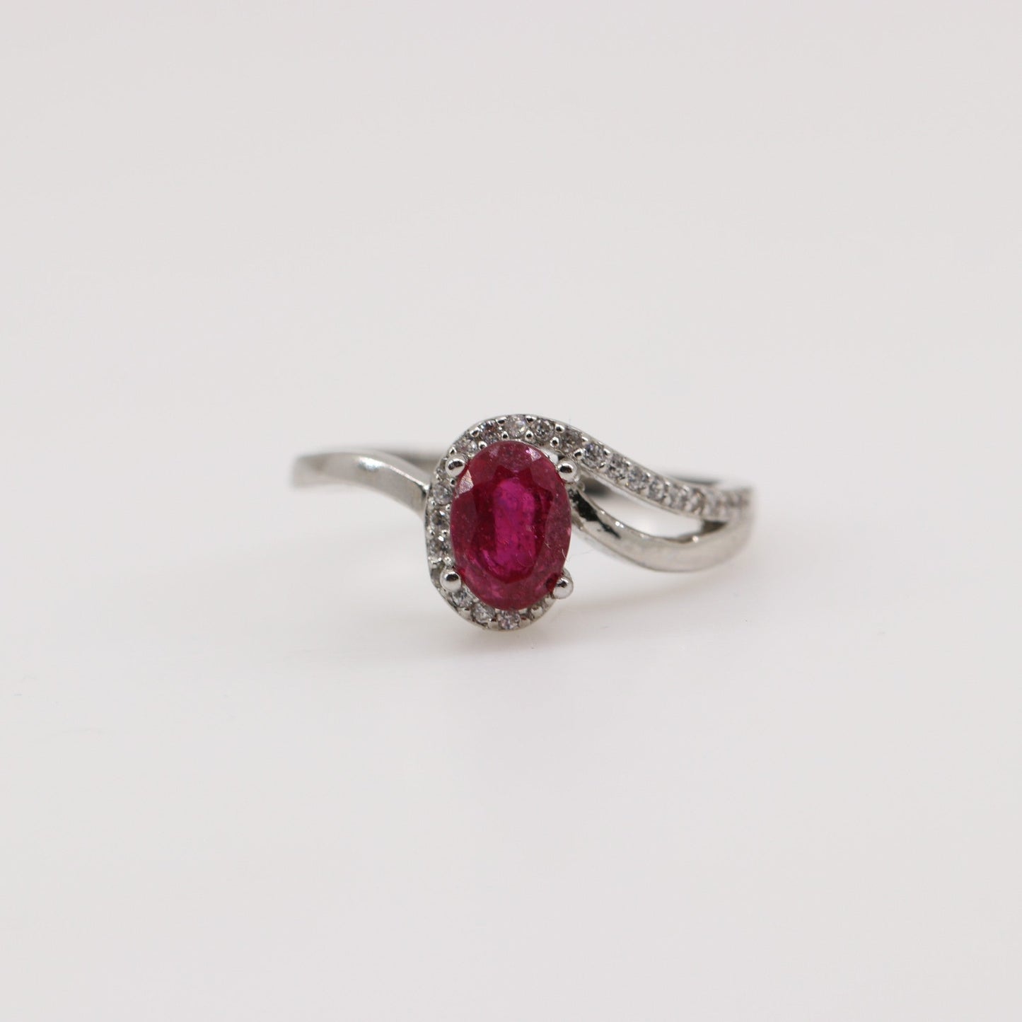 Anillo de Rubí y Zirconia cúbica - Anillos