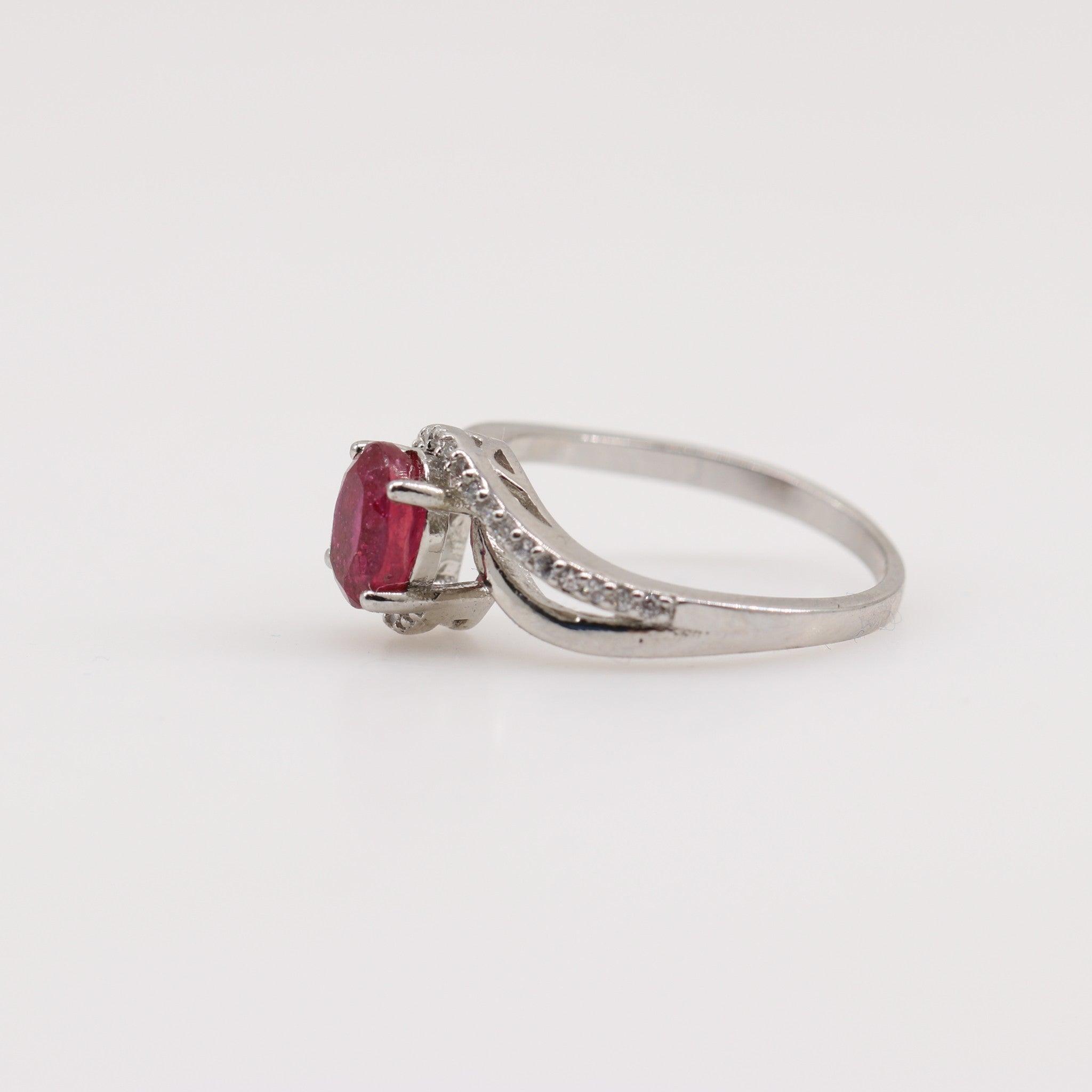 Anillo de Rubí y Zirconia cúbica - Anillos