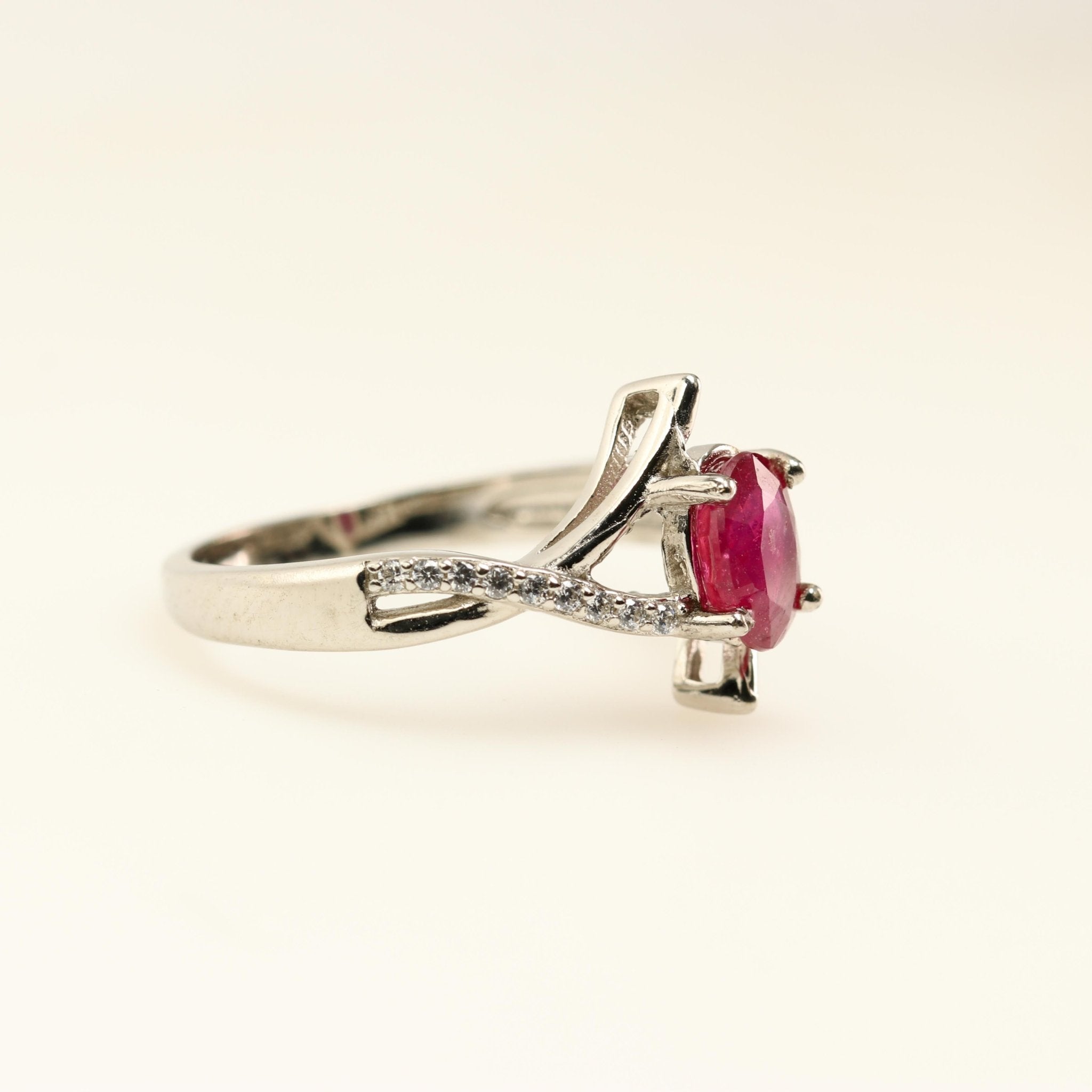 Anillo de Rubí y Zirconia cúbica - Anillos