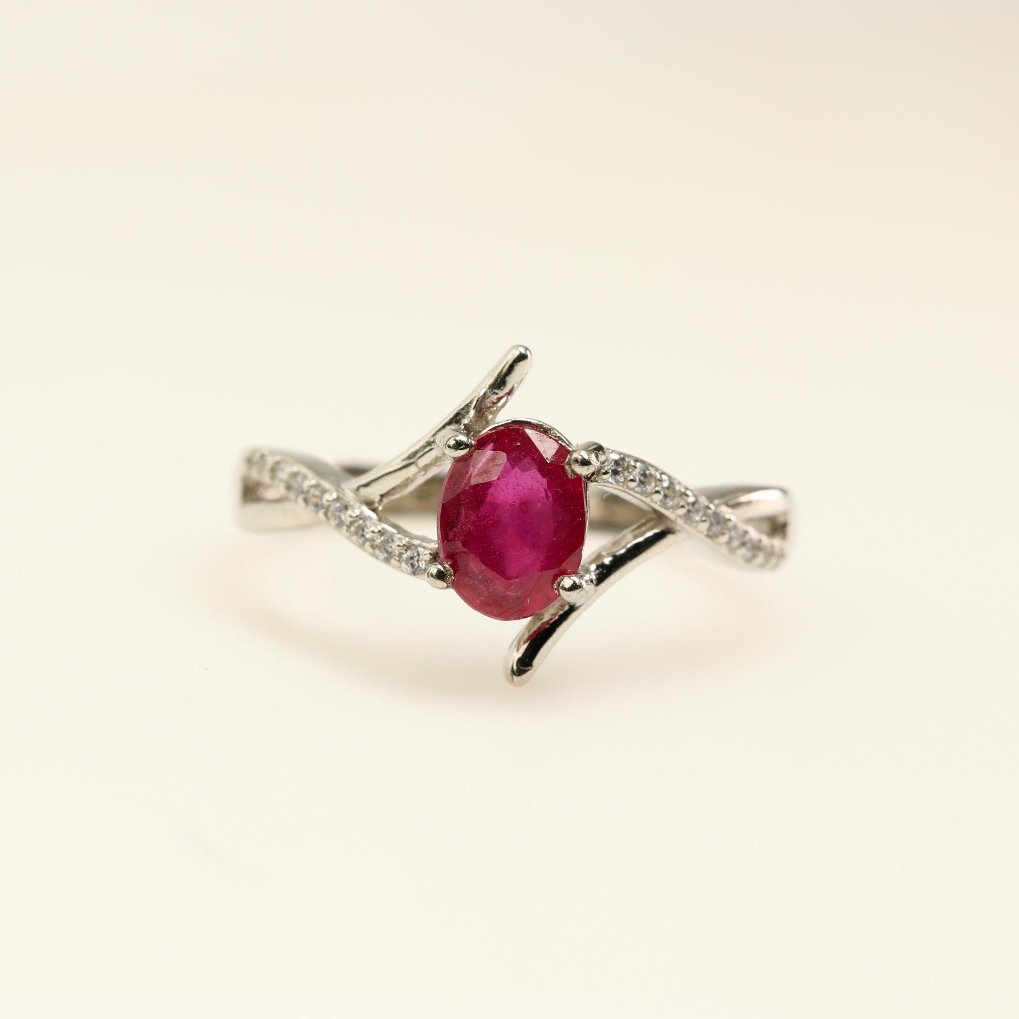 Anillo de Rubí y Zirconia cúbica - Anillos