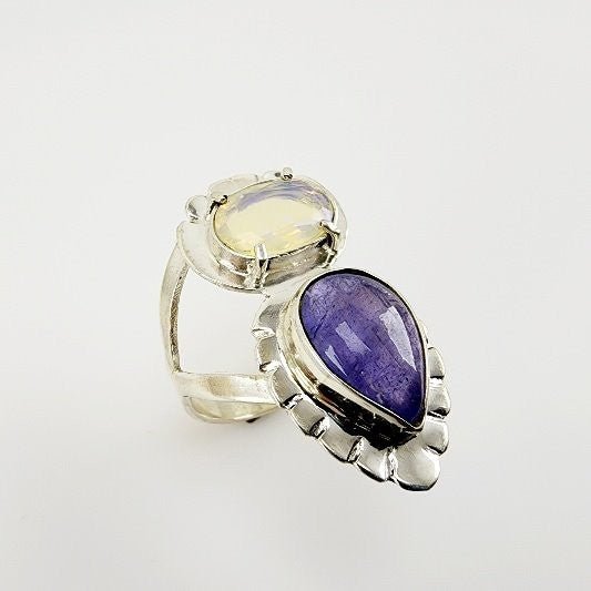 Anillo de Tanzanita y Ópalo Welo - Anillos