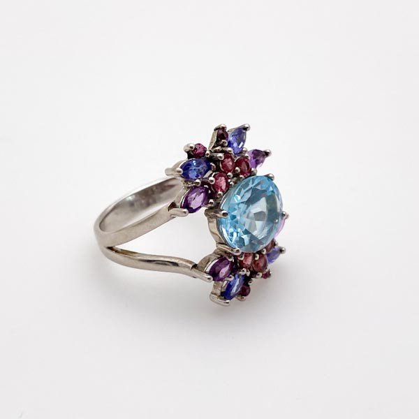 Anillo de Topacio Azul, amatista, iolitas y turmalina rosa - Anillos