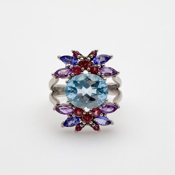 Anillo de Topacio Azul, amatista, iolitas y turmalina rosa - Anillos