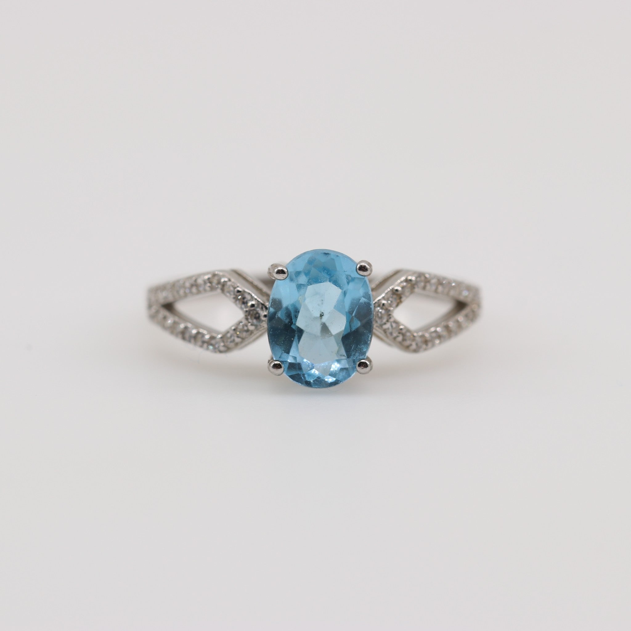 Anillo de Topacio Azul y cubic zirconia - Anillos