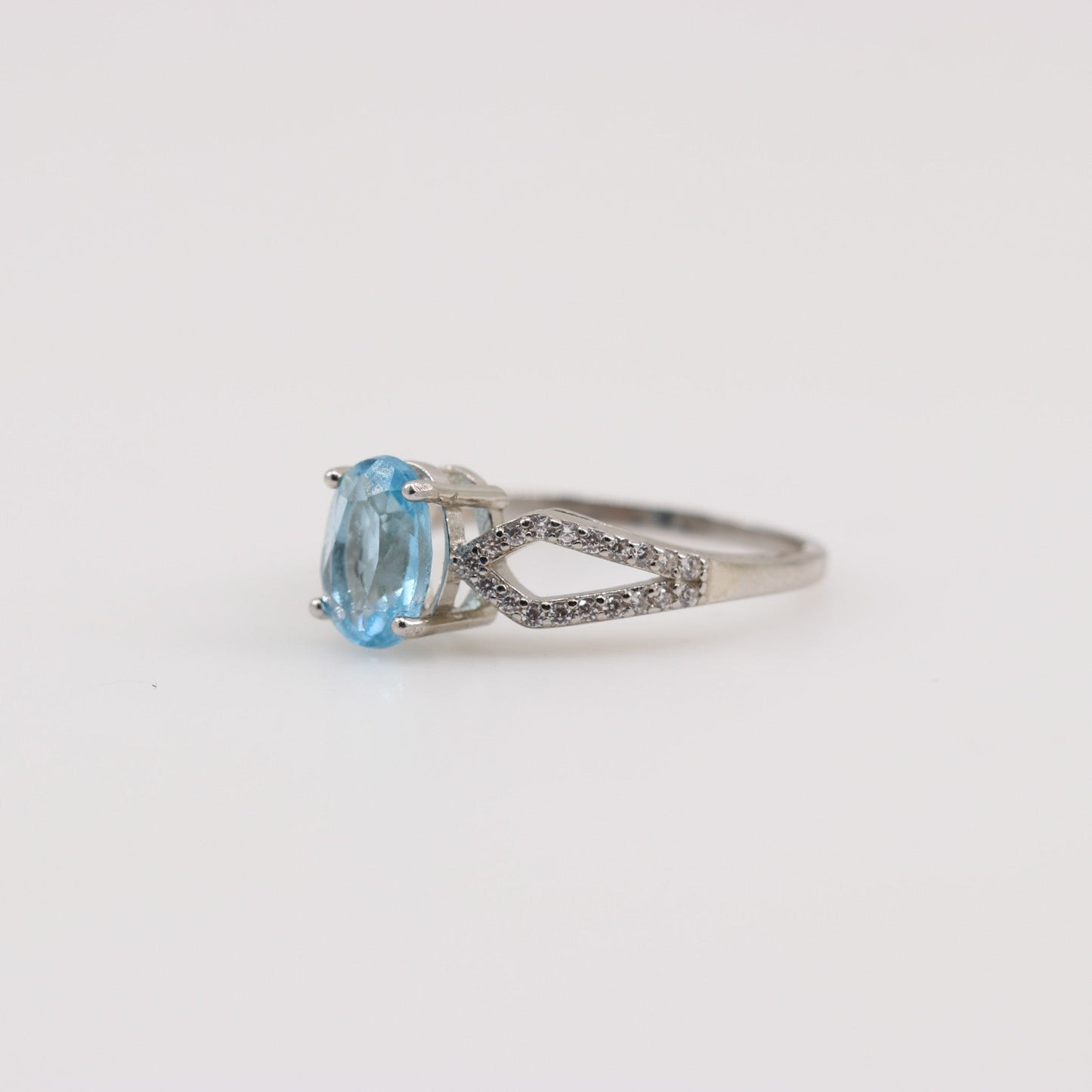 Anillo de Topacio Azul y cubic zirconia - Anillos
